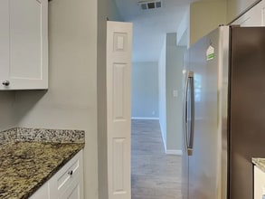 Building Photo - 4113 Lake Lawne Ave