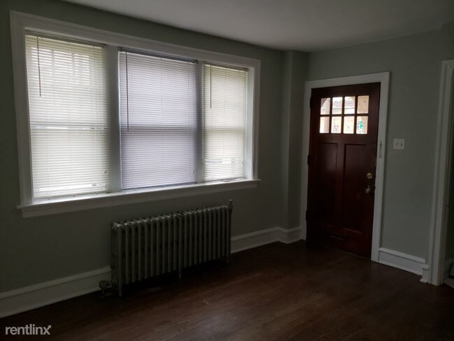 Building Photo - 2 br, 1 bath Apartment - 728 W Maple Ave,