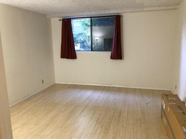 bedroom - 10535 Wilshire Blvd