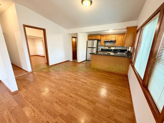 Foto del edificio - Awesome Mid-Century Classic 3-Bedroom House in NE Portland - $100 OFF FIRST MONTH
