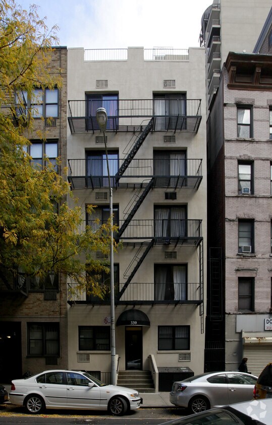 Building Photo - 339 E 90th St