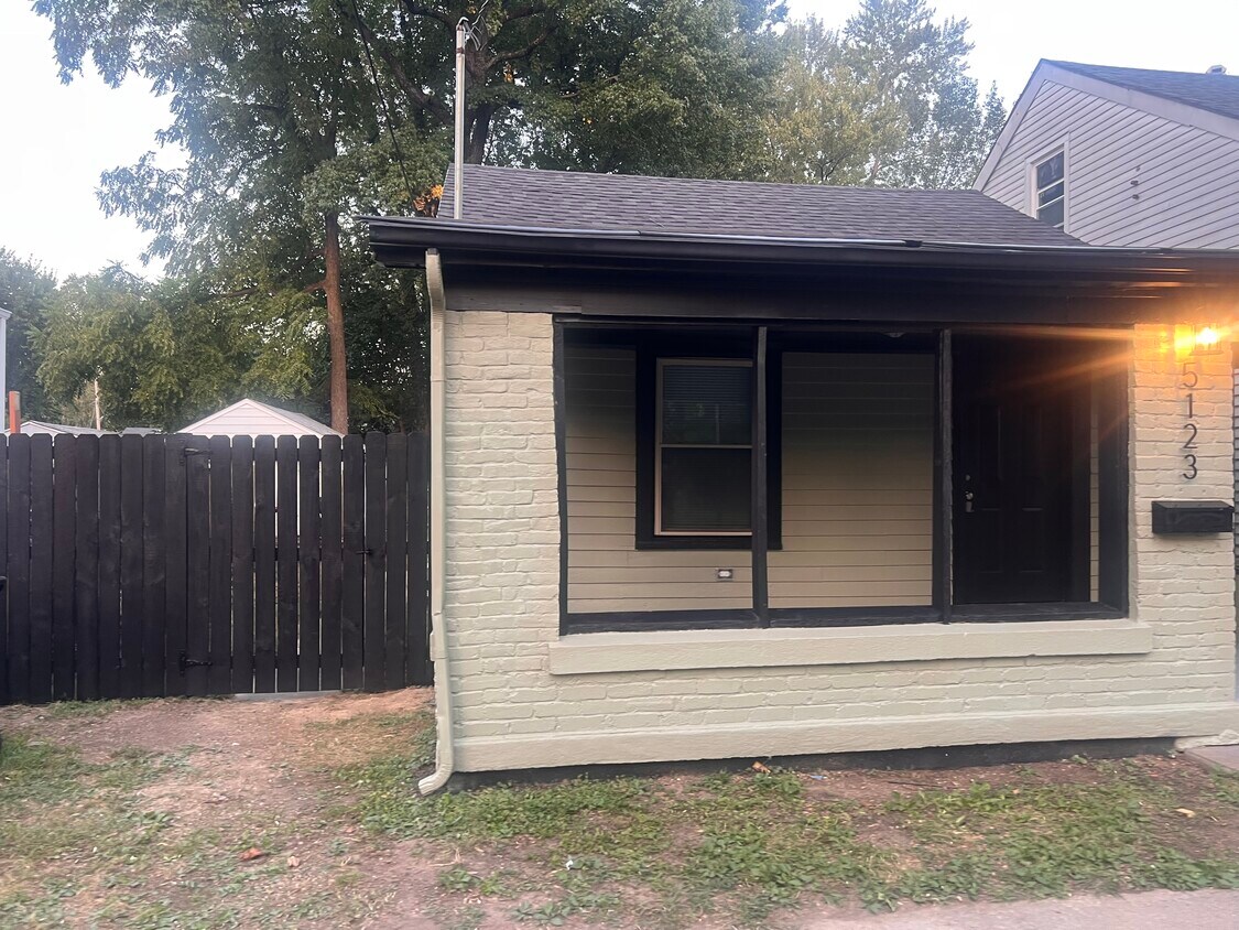 Photo - 5123 reed ave