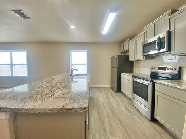 Foto del edificio - Great brick home near Texas Tech University