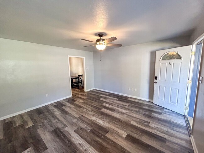 Foto del edificio - Fully Renovated 2/1 at 3723 NW 45th St Unit A