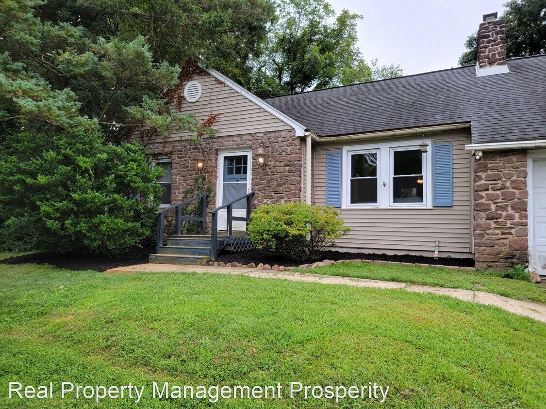Primary Photo - 3 br, 1 bath House - 215 Taylorsville Rd