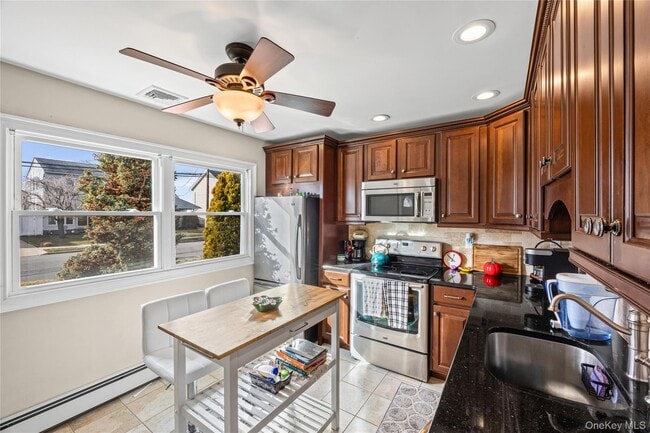 Foto del edificio - 3285 Neptune Ave