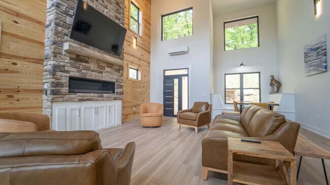 Foto del edificio - 10573 Jasper Ln