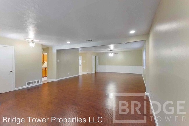 Building Photo - 3 br, 2 bath House - 215 Oriole Boulevard