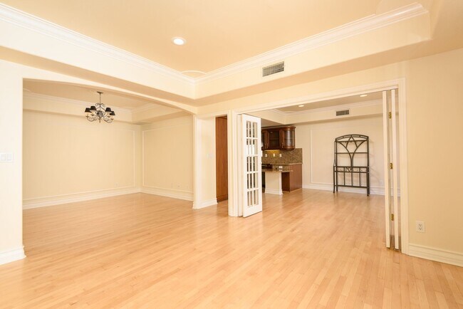 Building Photo - 11723 Mayfield Ave