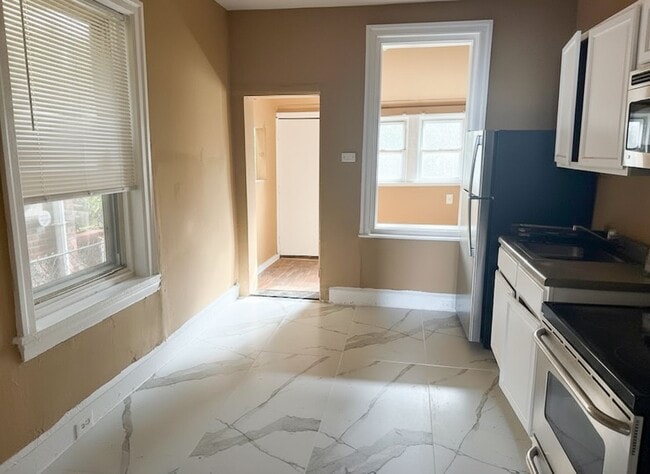 Building Photo - 3BD/1BA Hunting Park Apartment Available NOW!
