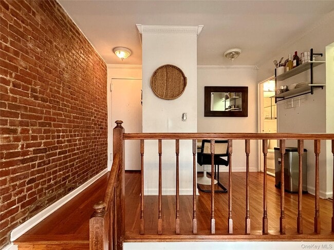 Building Photo - 53 W 76th St