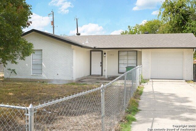 Building Photo - 1411 San Andreas St