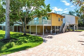Building Photo - 15410 Allen Way