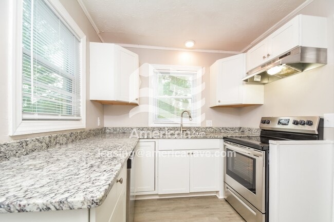 Building Photo - 112 Kensington Cir