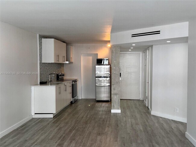Foto del edificio - 1825 S Ocean Dr