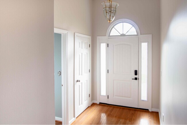 Foto del edificio - 1465 Rosewood Creek Dr
