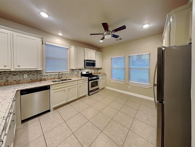 Foto del edificio - 504 Forest Glen