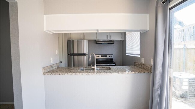 Foto del edificio - 3003 Parker Ln