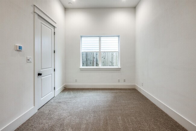 Foto del edificio - 948 Fisher St