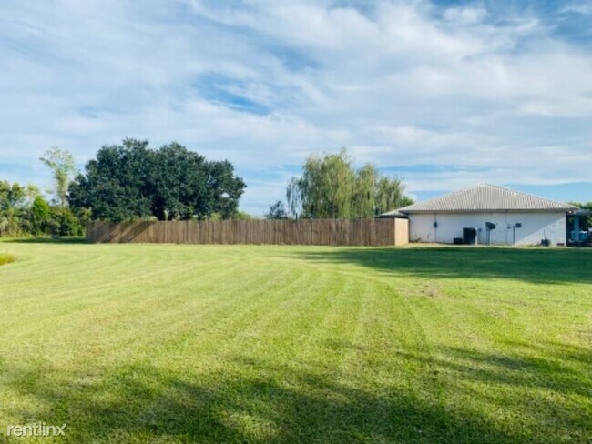 Building Photo - 3 br, 2 bath House - 1080 Wyatt Rd