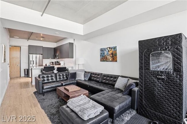 Building Photo - Downtown Las Vegas Luxury Condo with Moder...