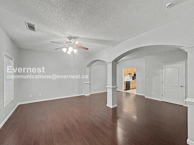 Building Photo - 8612 Thomas Rd