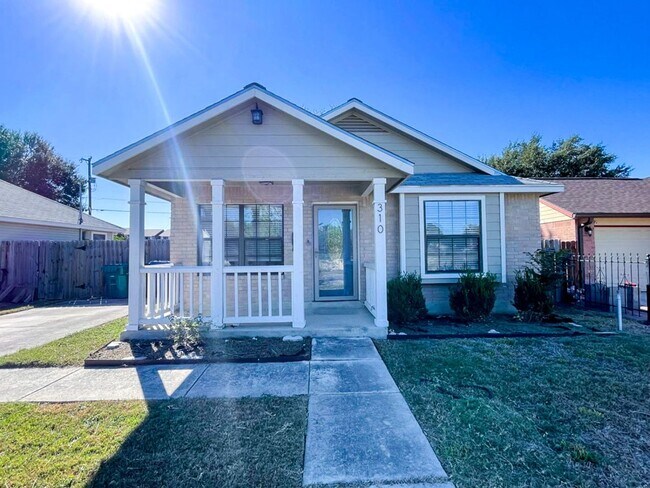 Building Photo - Charming Single-Story, 3Bed/2Bath Gem Minutes from Southtown