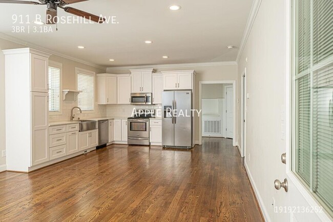 Building Photo - 911 Rosehill Ave