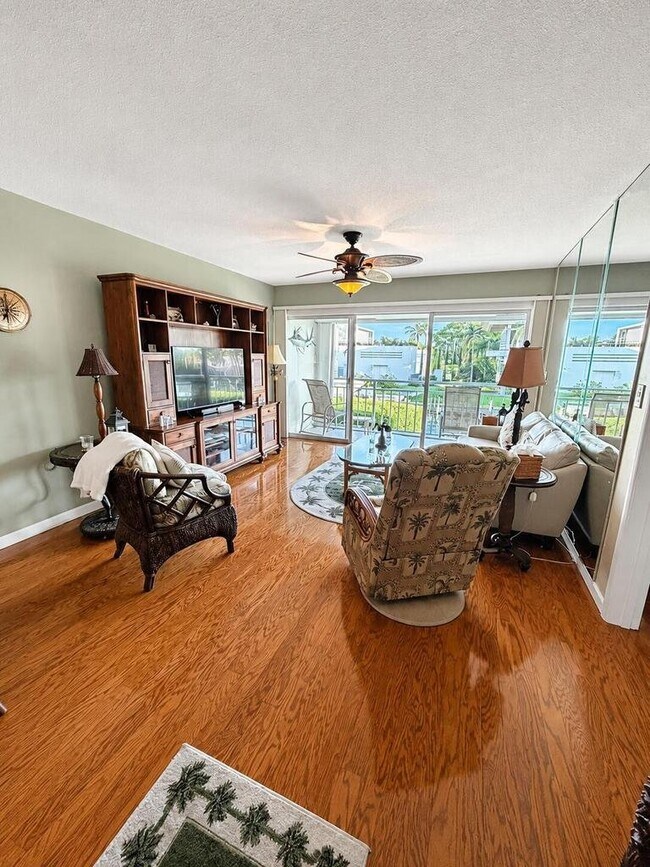 Building Photo - 68 Yacht Club Dr