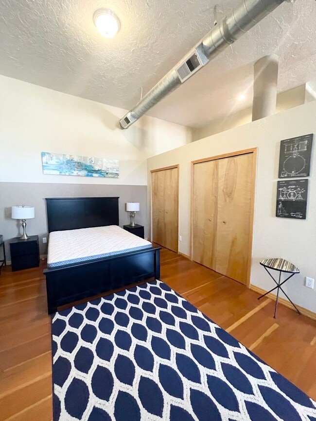 Building Photo - One-of-a-Kind Tejon Street Condo in Unbeatable Location! No Utility Setup Required!
