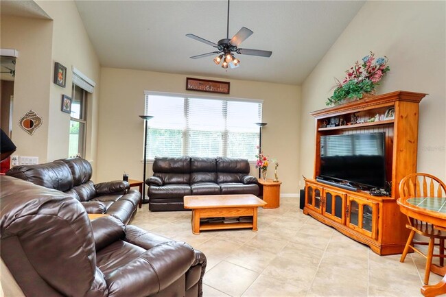 Building Photo - 511 Cadiz Dr