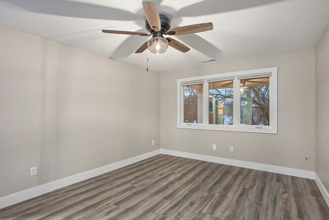 Foto del edificio - 174 S Fremont St NE