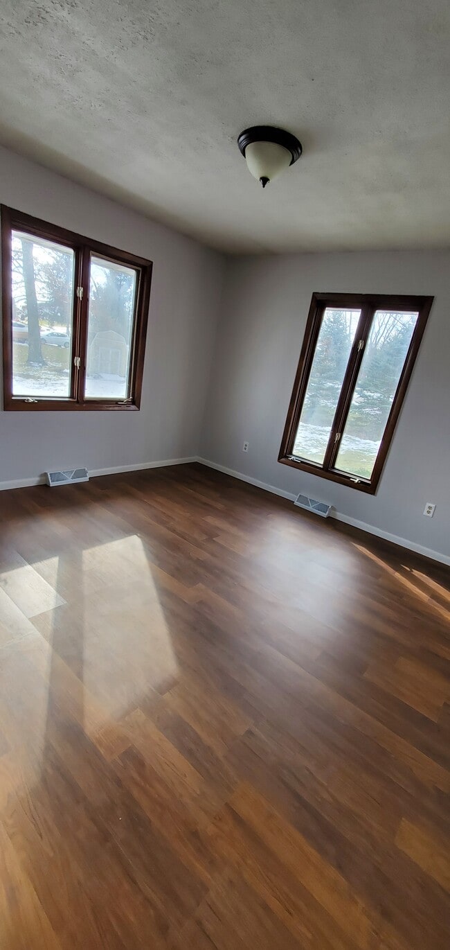 Dormitorio - 818 N Timberline Cir W