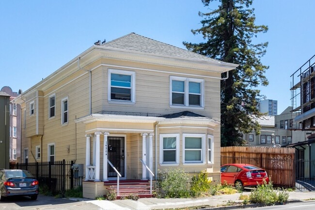 Building Photo - 1446 1st Ave