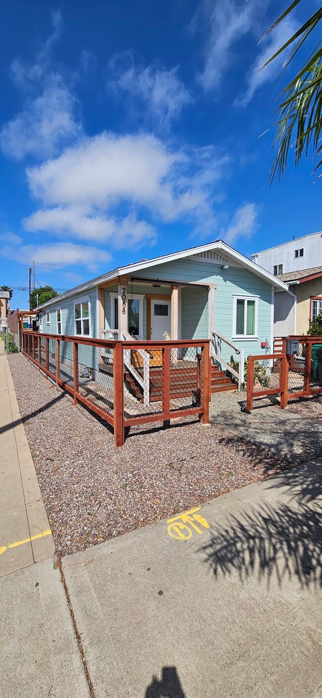 Building Photo - 2058 Harrison Ave
