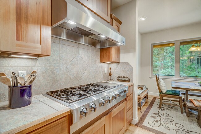 Building Photo - 4775 Neeper Valley Rd