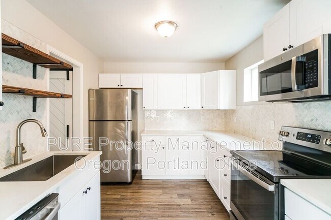 Foto del edificio - 10762 NE Prescott St