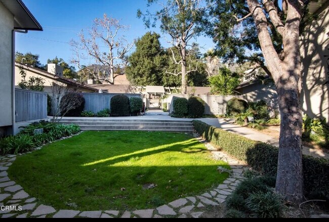 Building Photo - 708 W Sierra Madre Blvd