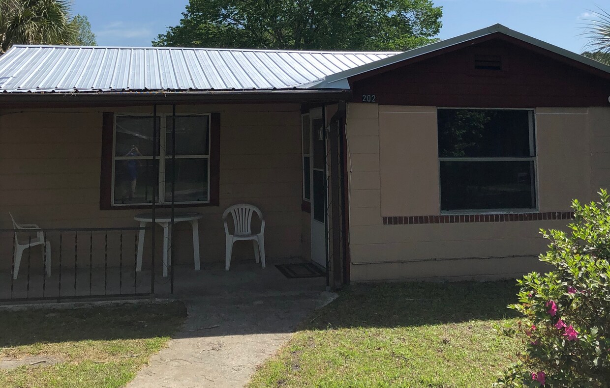 202 Pine St, East Palatka, FL 32131 House for Rent in East Palatka