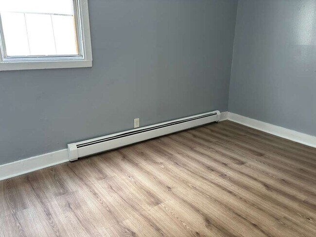 Building Photo - 76 Godwin Ave