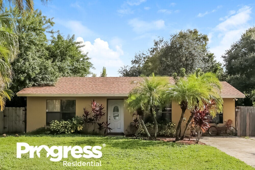 Foto principal - 5054 Pine Tree Dr