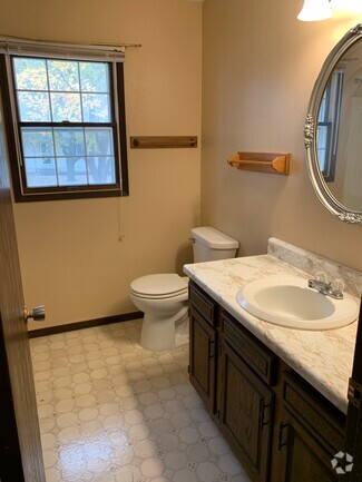Building Photo - 1235 Thiher Dr