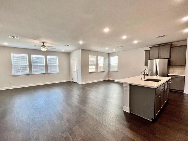 Foto del edificio - Open Concept Family Dream Home!