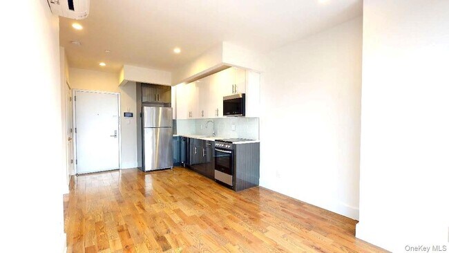 Foto del edificio - 138-28 Queens Blvd