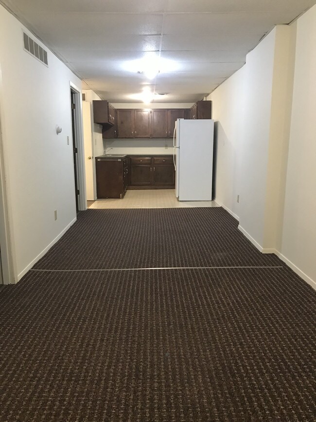 Building Photo - Downtown 2 Bedroom Apartment, Roland