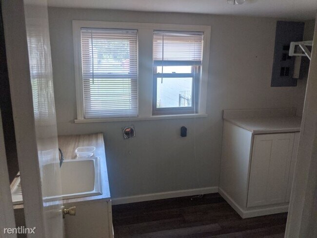 Building Photo - 4 br, 2 bath House - 722 Biermann St