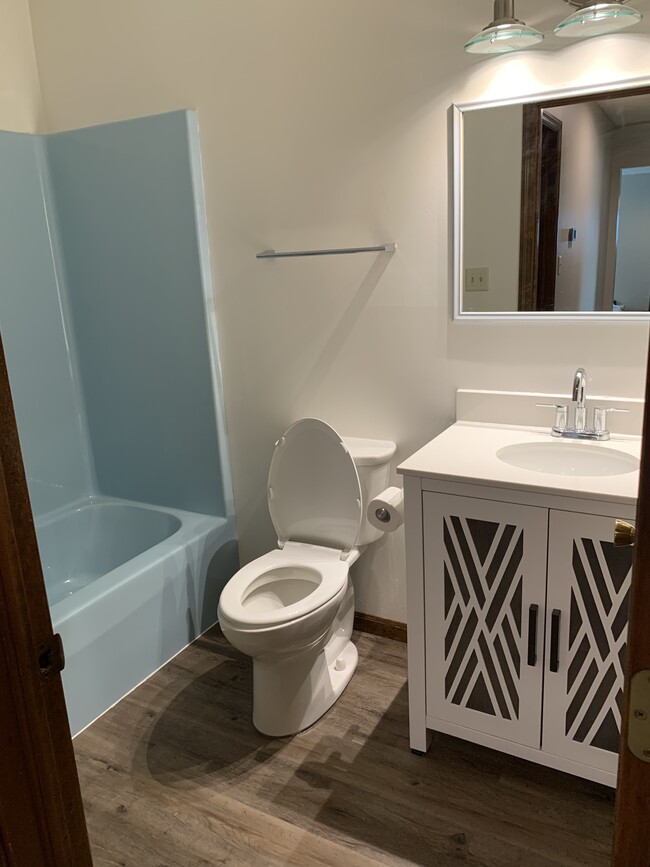 Building Photo - 179 Curly Smart Cir