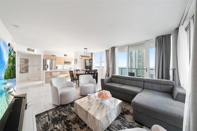 Foto del edificio - 1155 Brickell Bay Dr