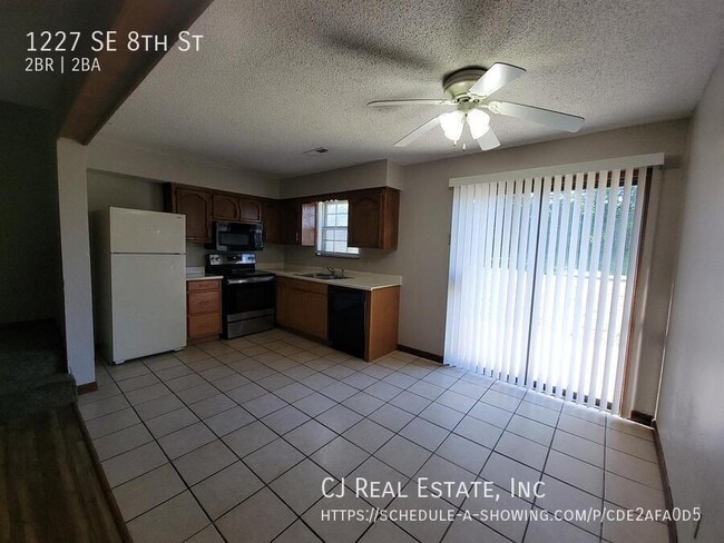 Foto del edificio - 1227 SE 8th St