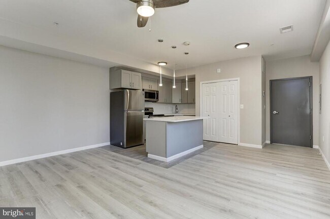 Foto del edificio - 400 S Highland Ave